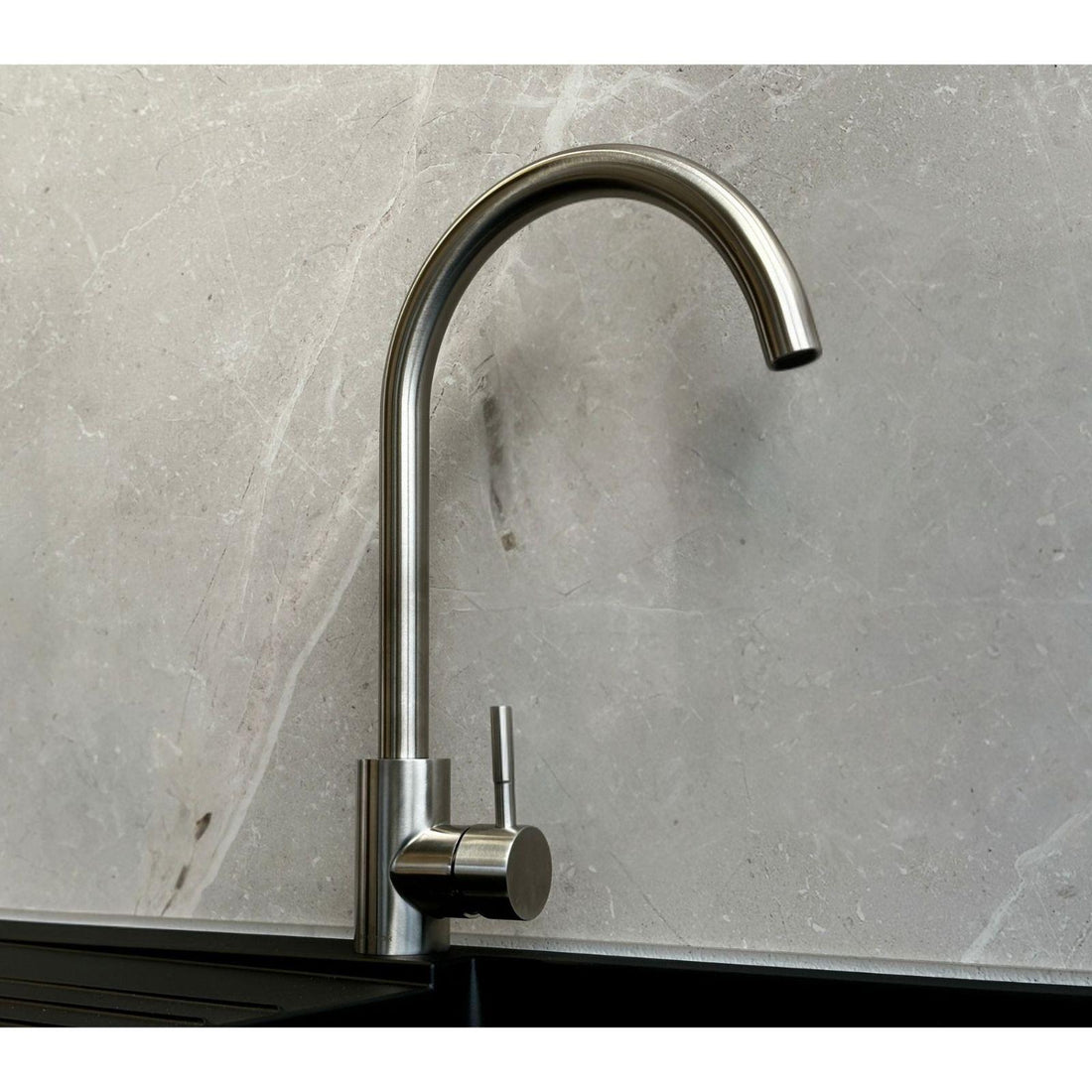 Reginox TARAVO BN – Grifo monomando de cocina de cuello de cisne en níquel cepillado 