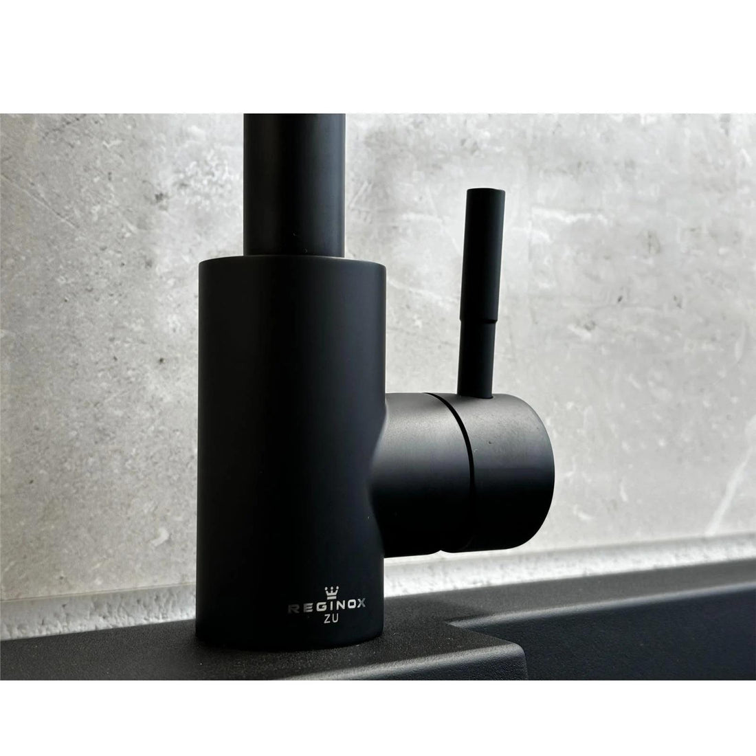 Reginox NERA MB – Grifo monomando de cocina en negro mate 