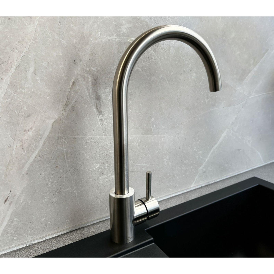 Reginox TARAVO BN – Grifo monomando de cocina de cuello de cisne en níquel cepillado 