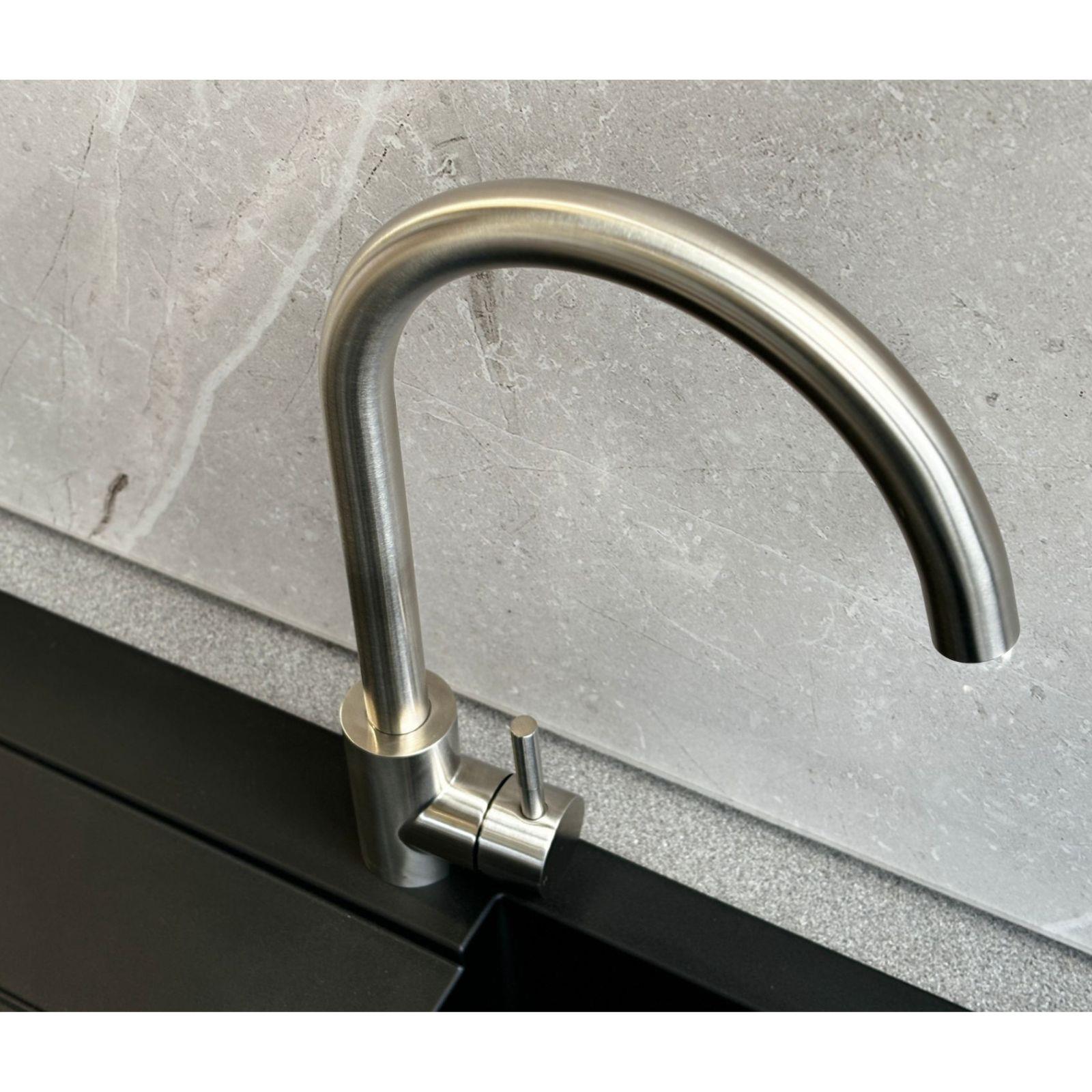 Reginox TARAVO BN – Grifo monomando de cocina de cuello de cisne en níquel cepillado 