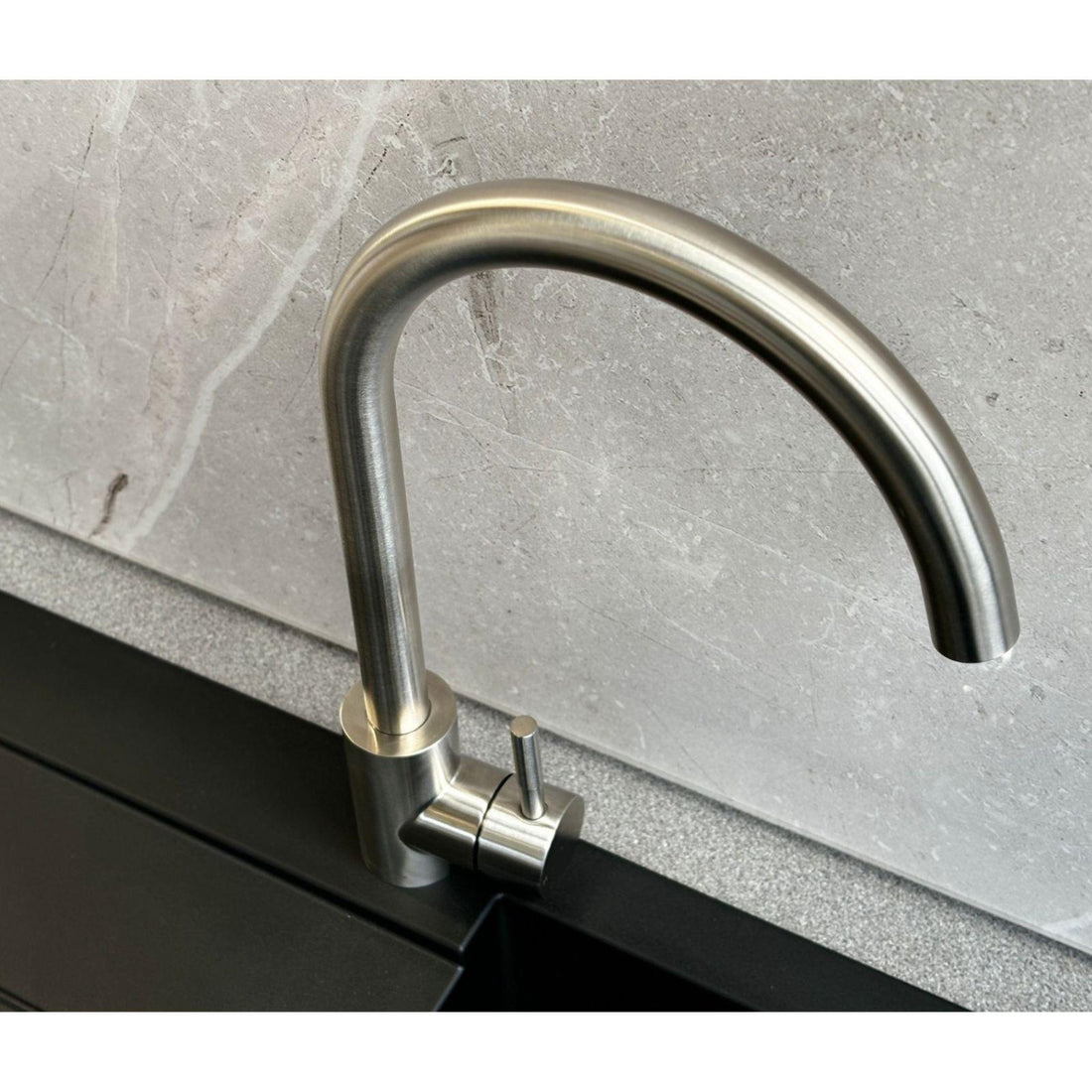 Reginox TARAVO BN – Grifo monomando de cocina de cuello de cisne en níquel cepillado 