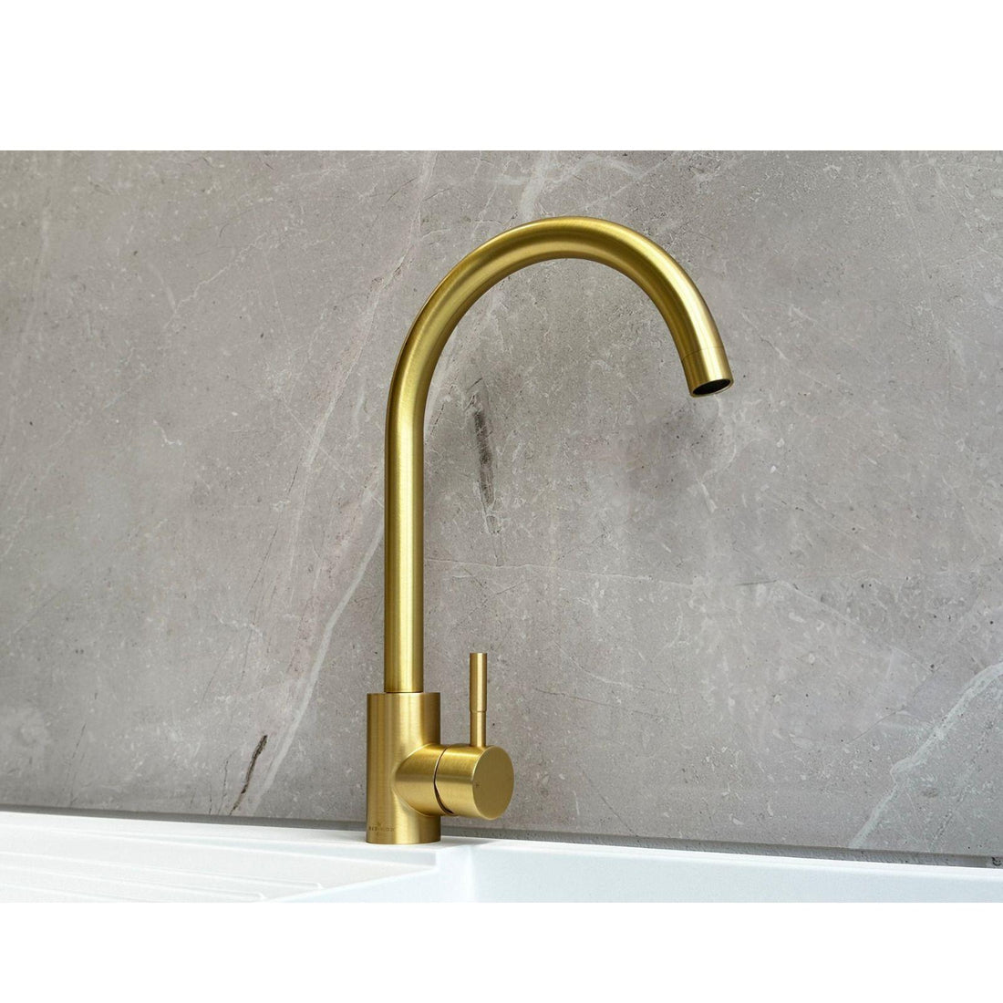 Reginox TARAVO BG – Grifo monomando de cocina de cuello de cisne en oro cepillado 