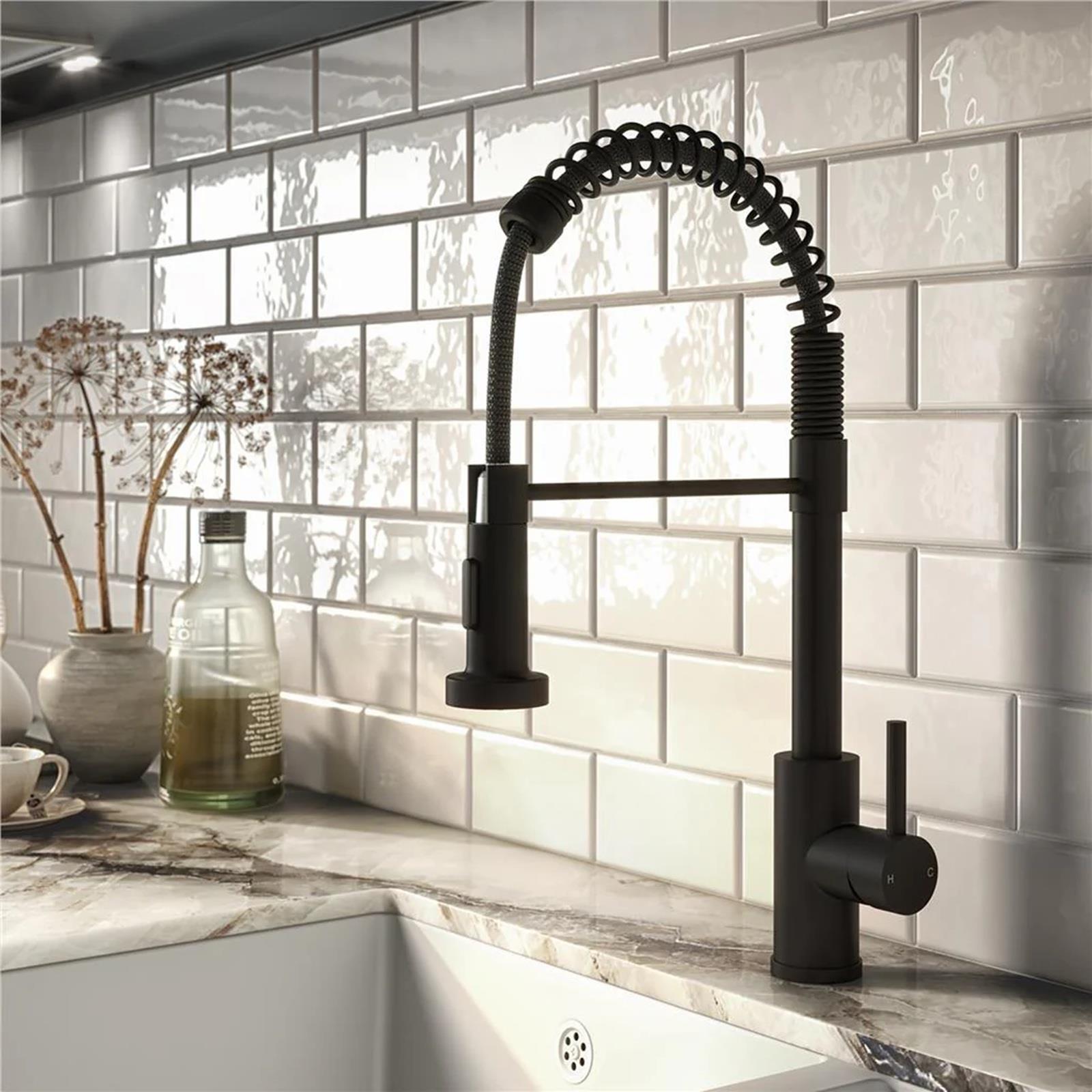 Luquicina LE592MB – Grifo mezclador de cocina negro estilo resorte con rociador extraíble 