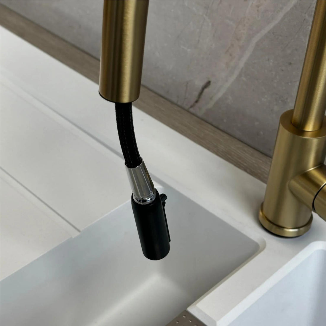 Luquicina LE11BR – Grifo monomando extraíble de cocina de latón cepillado 