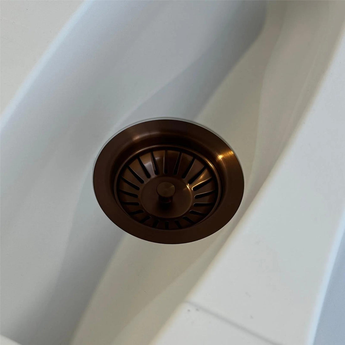 Luquicina LED2CP – Colador de desagüe para fregadero de cocina de acero inoxidable y cobre satinado con rebosadero