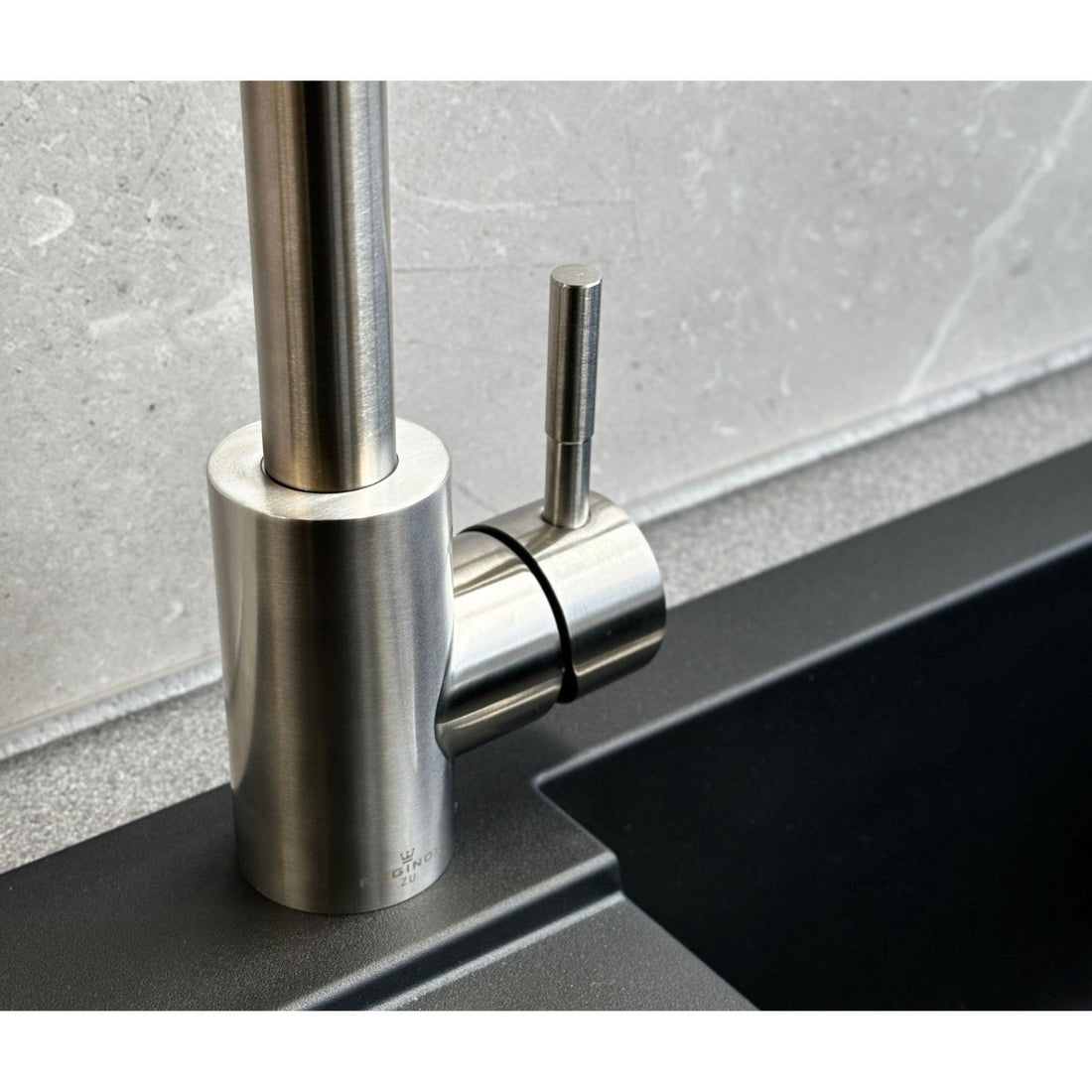 Reginox TARAVO BN – Grifo monomando de cocina de cuello de cisne en níquel cepillado 