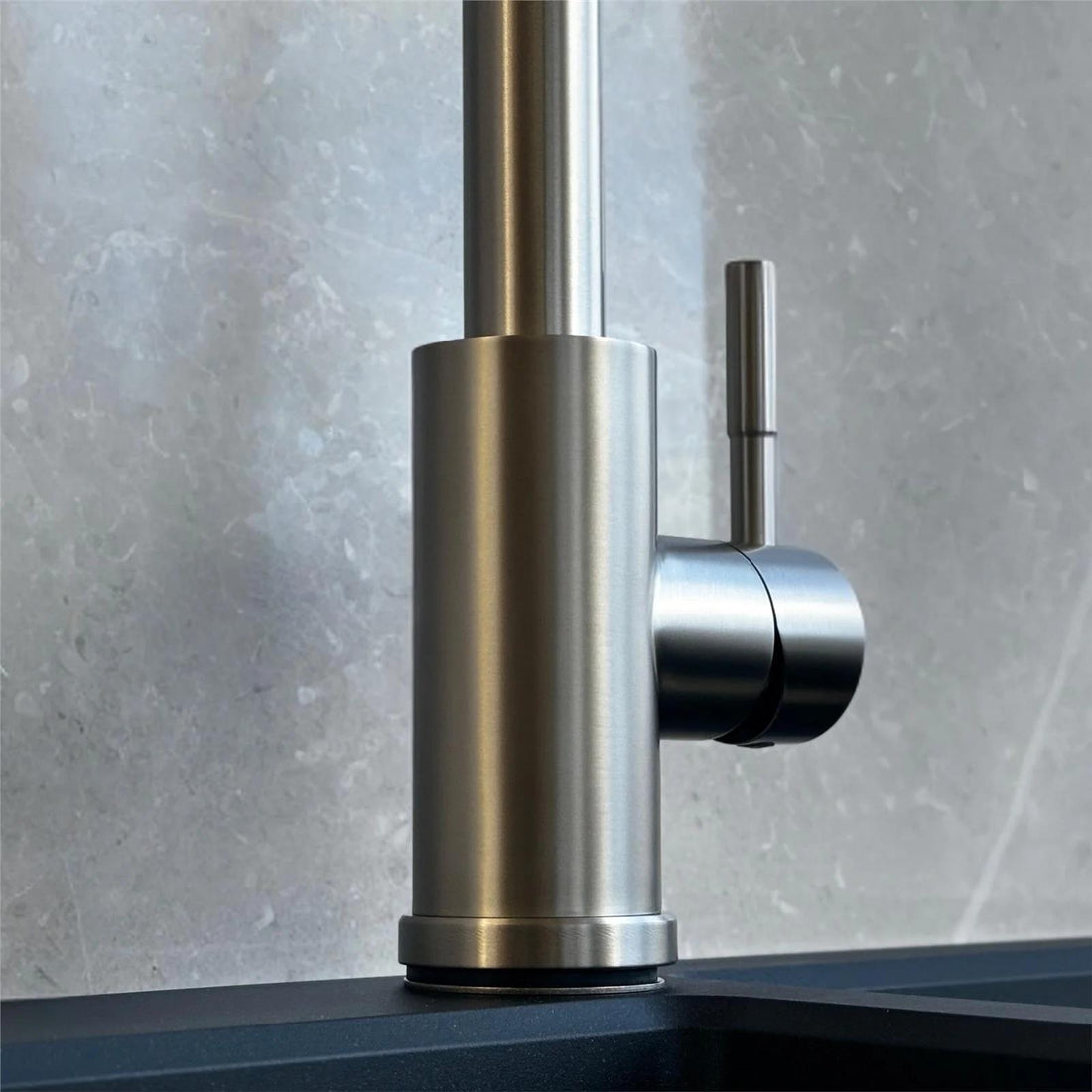 Luquicina LE11BS – Grifo monomando extraíble de acero cepillado para cocina 